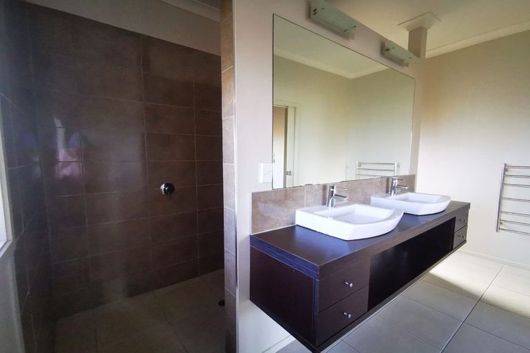 Photo of property in 7 Raddington Way, Huntington, Hamilton, 3210