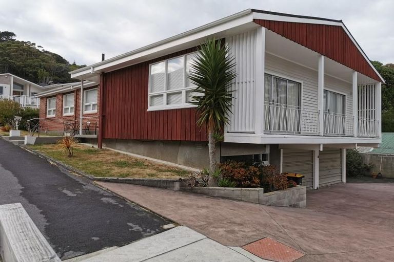 Photo of property in 5 Cherry Grove, Strathmore Park, Wellington, 6022