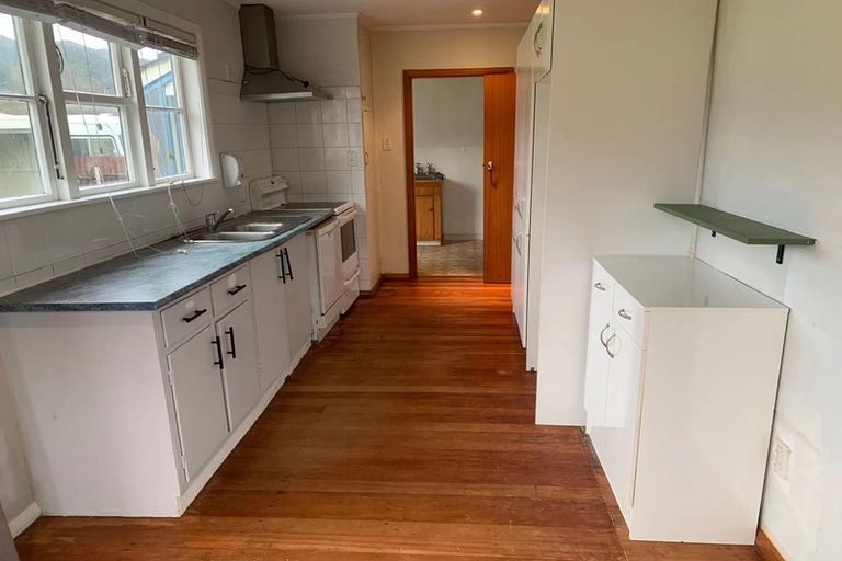 Photo of property in 58 Hewer Crescent, Naenae, Lower Hutt, 5011