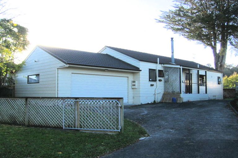 Photo of property in 30 Redlands Grove, Swanson, Auckland, 0612