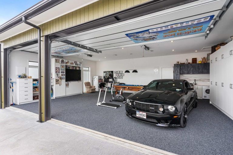 Photo of property in 1 Rewarewa Rise, Whangamata, 3691