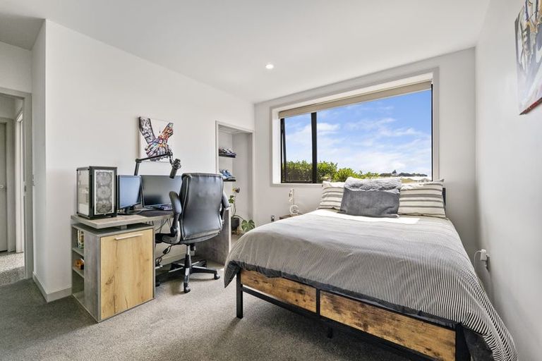 Photo of property in 16a Links Drive, Waiwhakaiho, New Plymouth, 4312