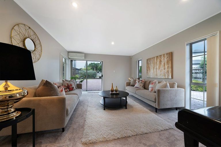 Photo of property in 50 Settlers Grove, Orewa, 0931
