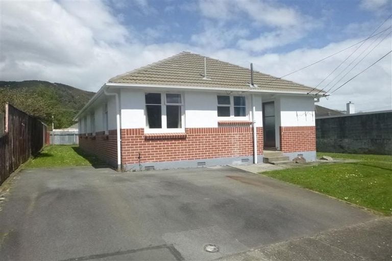 Photo of property in 8a Bella Grove, Naenae, Lower Hutt, 5011