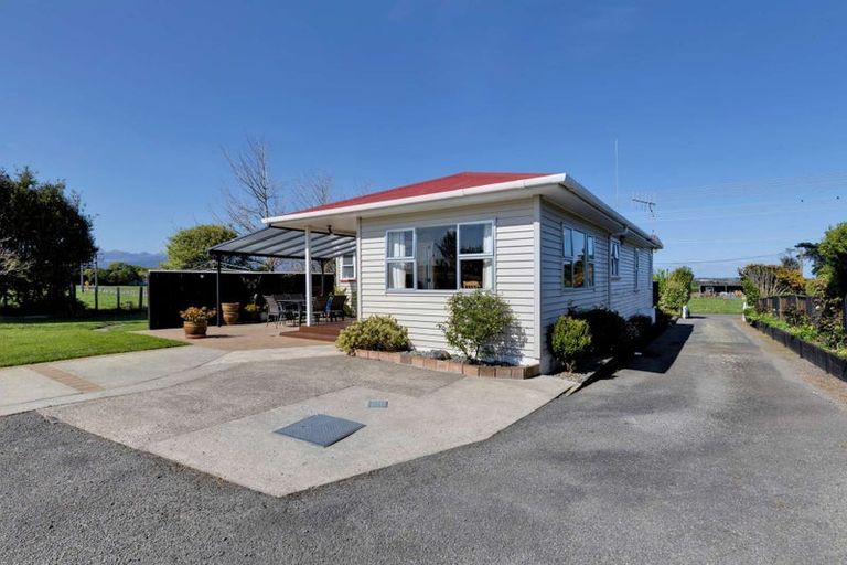 Photo of property in 286 Kawiu Road, Levin, 5510