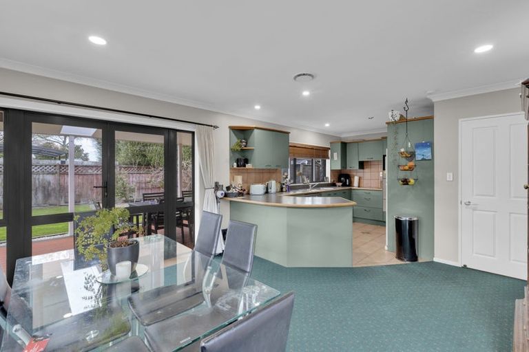 Photo of property in 6 Fencourt Place, Rototuna North, Hamilton, 3210