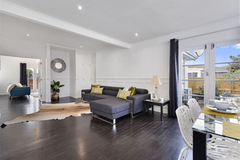 Photo of property in 139 Wilsons Road, Saint Martins, Christchurch, 8022