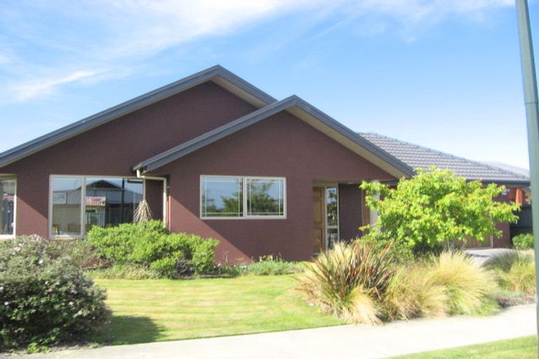 Photo of property in 10 Beechwood Drive, Northwood, Christchurch, 8051