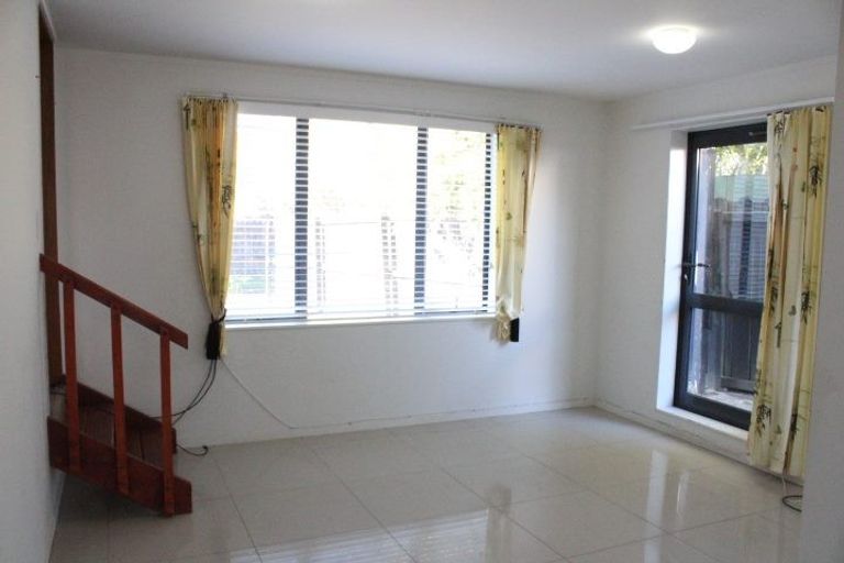 Photo of property in 1/18 Kenwick Place, Burswood, Auckland, 2013