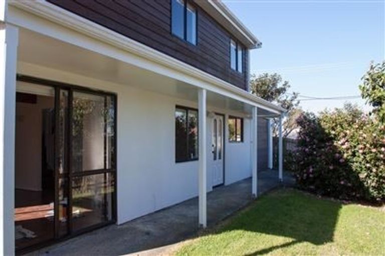 Photo of property in 2/37 Roberts Road, Glenfield, Auckland, 0629