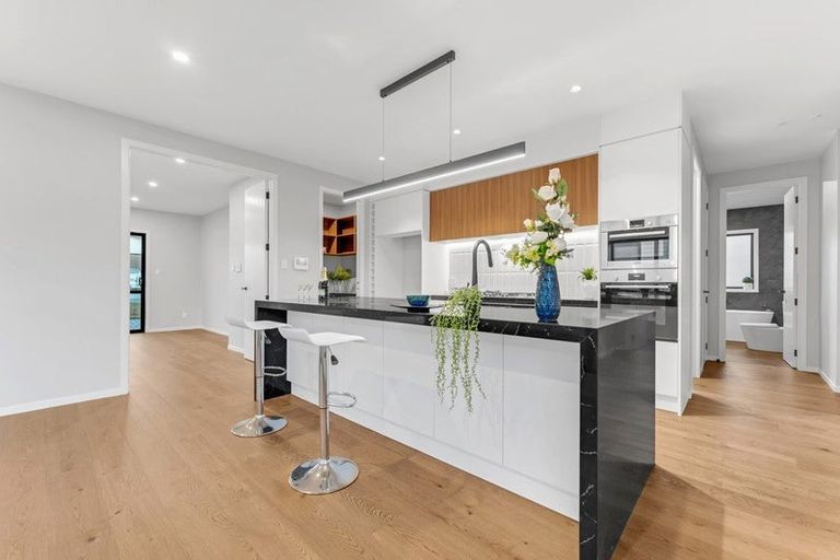 Photo of property in 12 Cutfield Lane, Kumeu, 0810