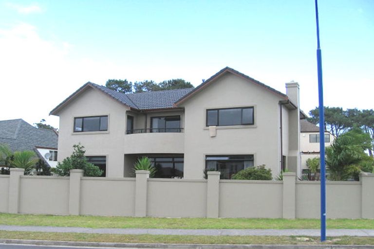 Photo of property in 5 Mansion Court, West Harbour, Auckland, 0618