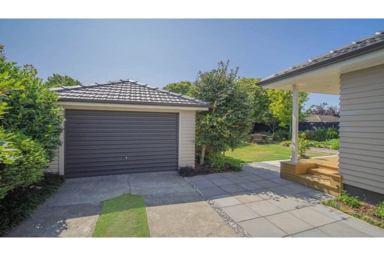 Photo of property in 182 Ilam Road, Ilam, Christchurch, 8041