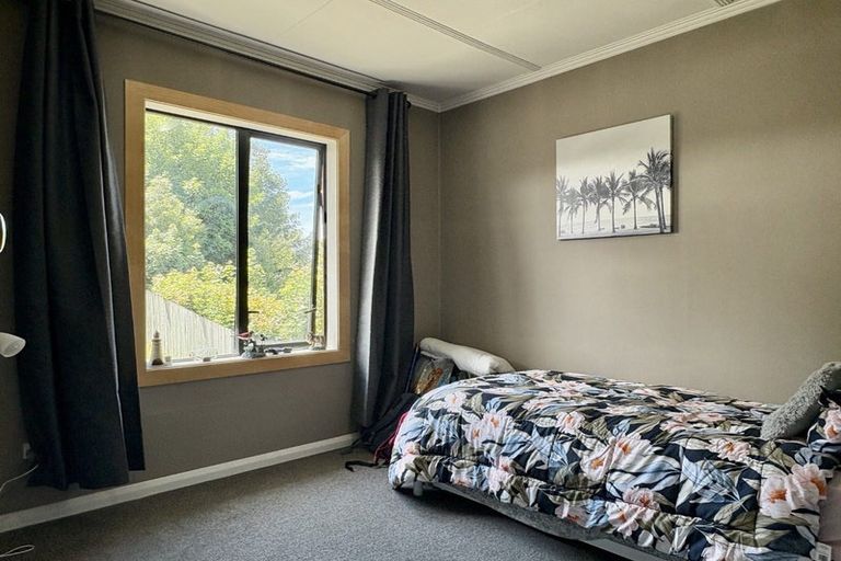 Photo of property in 16 Frasers Road, Glenross, Dunedin, 9011