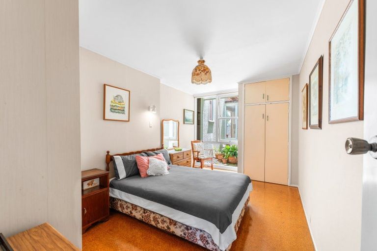 Photo of property in 76a Lake Road, Narrow Neck, Auckland, 0624