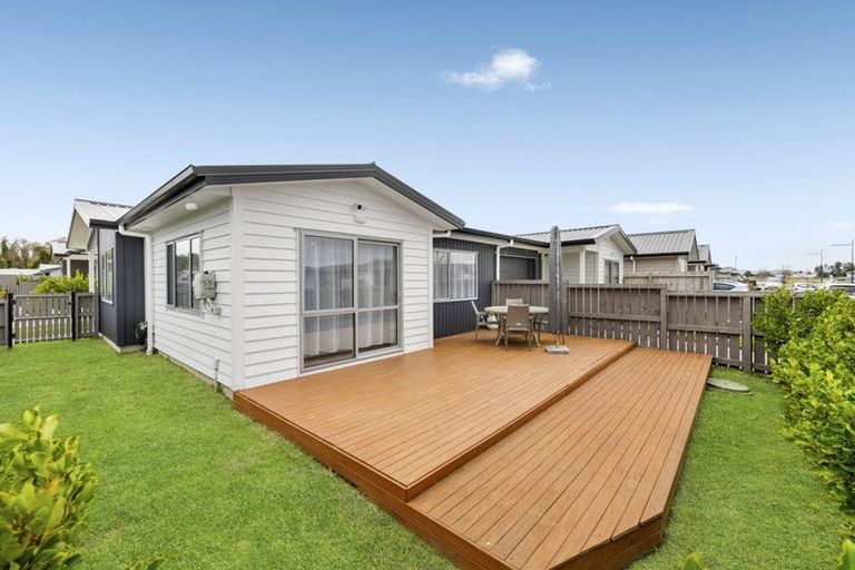 Photo of property in 21 Whareatua Avenue, Takanini, 2112