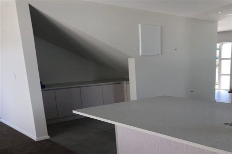 Photo of property in 2 Riroriro Close, Crofton Downs, Wellington, 6035