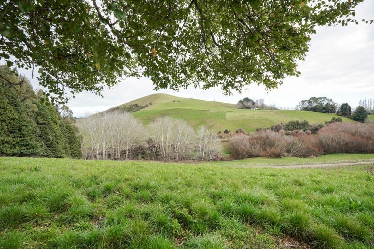 Photo of property in 40 Whyte Road, Happy Valley, Tuatapere, 9691