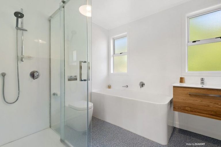 Photo of property in 10 Rutland Way, Wadestown, Wellington, 6012