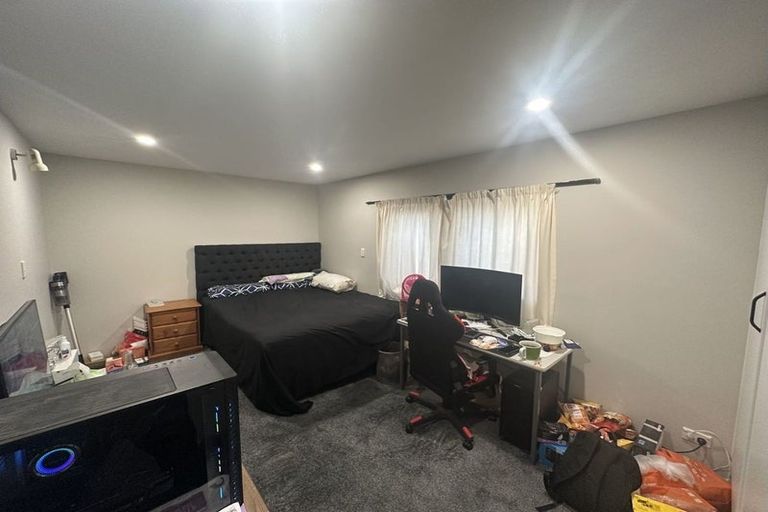 Photo of property in 2/41 College Road, Northcote, Auckland, 0627