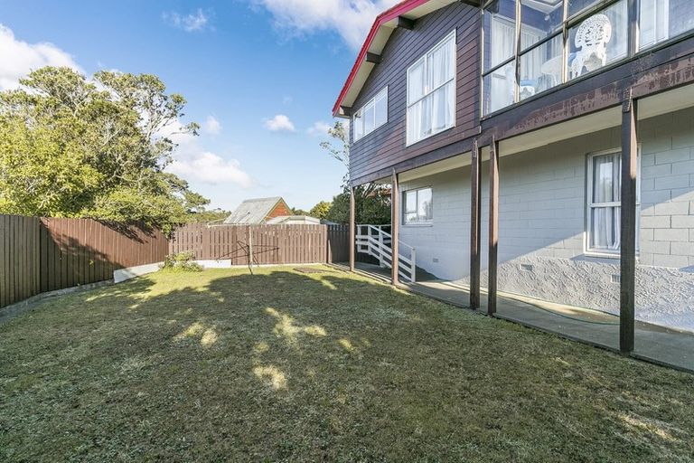 Photo of property in 6 Tree Top Lane, Paparangi, Wellington, 6037