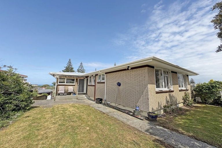 Photo of property in 140 Cornfoot Street, Castlecliff, Whanganui, 4501