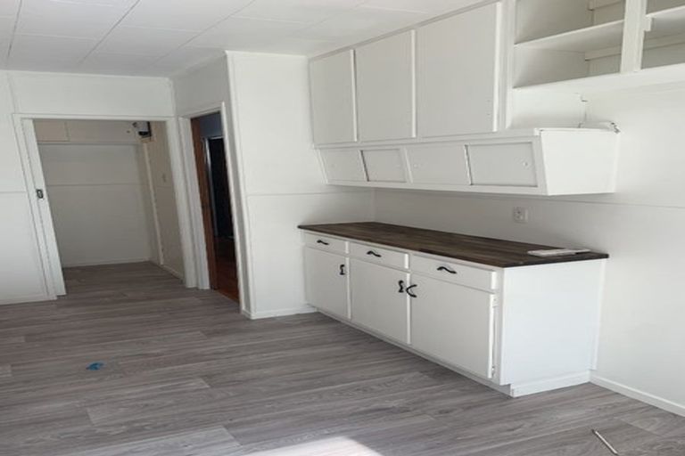 Photo of property in 50 Hellyers Street, Birkdale, Auckland, 0626