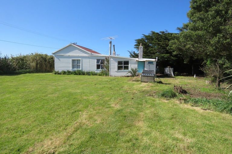 Photo of property in 1 Tuatapere Orepuki Highway, Orepuki, Riverton, 9881