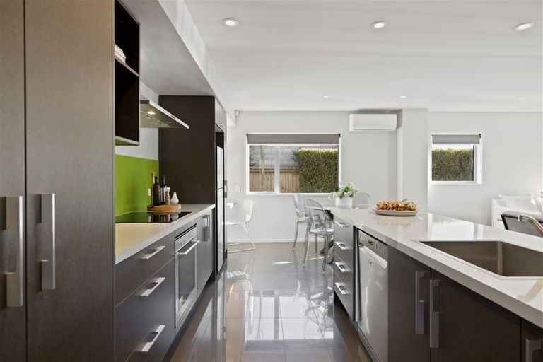 Photo of property in 1/49 Maxwell Street, Riccarton, Christchurch, 8041