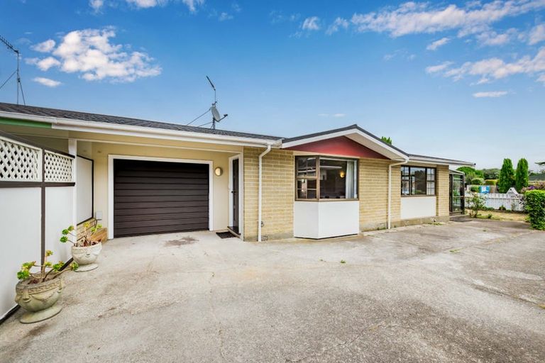 Photo of property in 100 Hillcrest Road, Raumati Beach, Paraparaumu, 5032