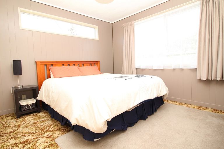 Photo of property in 97 Vodanovich Road, Te Atatu South, Auckland, 0610