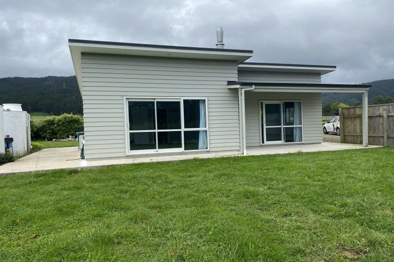 Photo of property in 281 North Manakau Road, Manakau, Levin, 5573