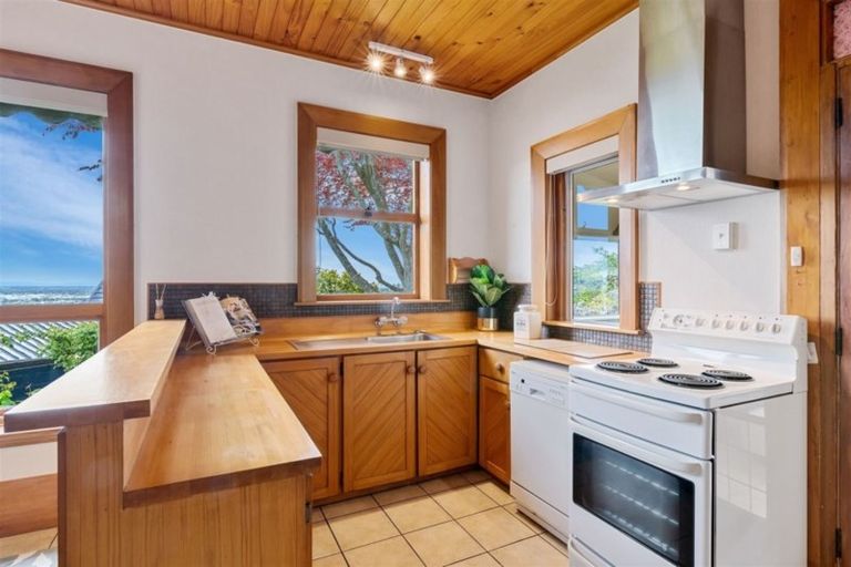 Photo of property in 2/71 Dyers Pass Road, Cashmere, Christchurch, 8022