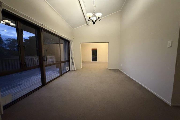 Photo of property in 113 Redoubt Road, Goodwood Heights, Auckland, 2105