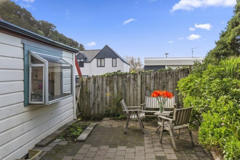 Photo of property in 1 Pitarua Street, Thorndon, Wellington, 6011