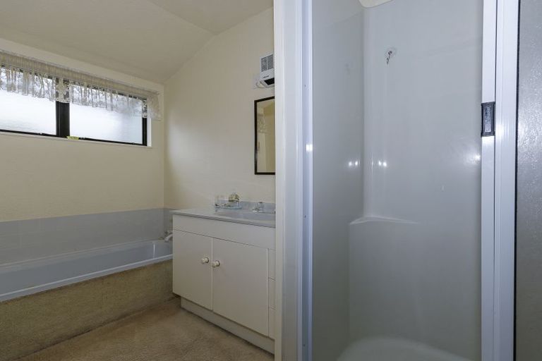 Photo of property in 2/19 Islington Avenue, New Lynn, Auckland, 0600