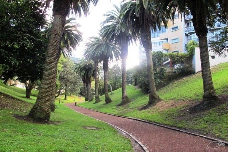 Photo of property in Scotia Tower Apartments, 7e/8 Scotia Place, Auckland Central, Auckland, 1010