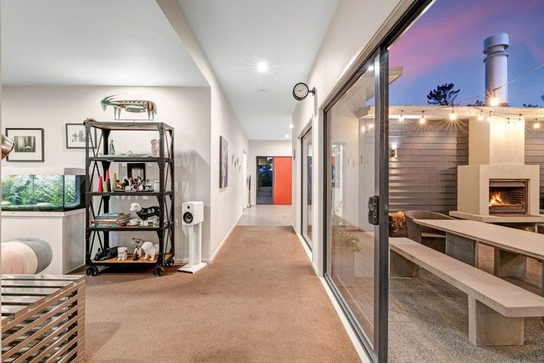 Photo of property in 102 West Road, Kaukapakapa, 0873