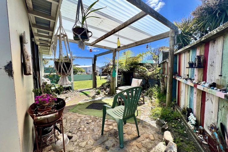 Photo of property in 17 Andresen Street, Foxton Beach, Foxton, 4815