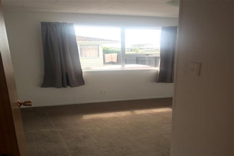 Photo of property in 2/26 Navigator Place, Papatoetoe, Auckland, 2025