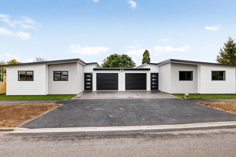 Photo of property in 2/1 Williams Place, Fairfield, Hamilton, 3214