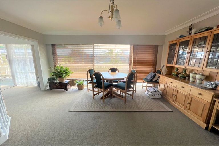 Photo of property in 18 Archmillen Avenue, Pakuranga Heights, Auckland, 2010