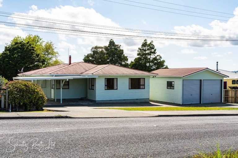 Photo of property in 55 Gorge Road, Maungaturoto, 0520