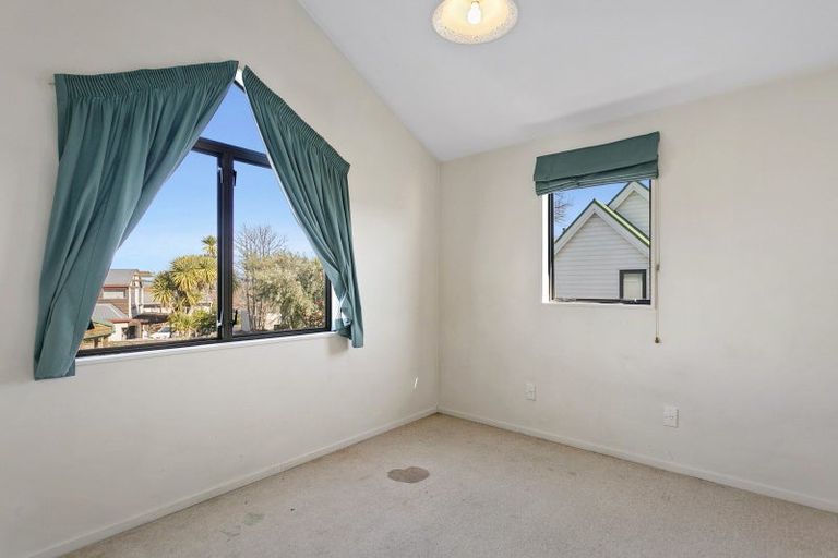 Photo of property in 124 Te Heuheu Street, Taupo, 3330