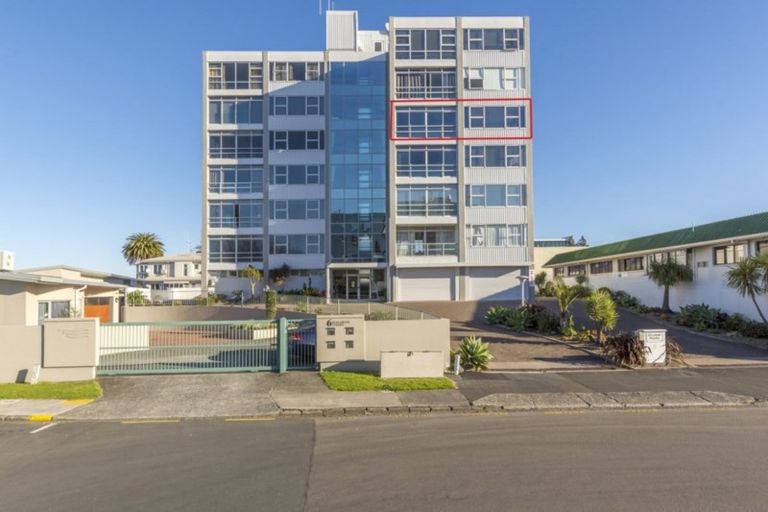 Photo of property in Elizabeth Height Apartments, 8 Elizabeth Street, Tauranga, 3110