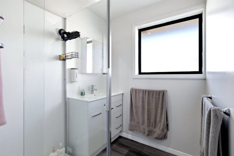 Photo of property in 6 Carbine Place, Sockburn, Christchurch, 8042