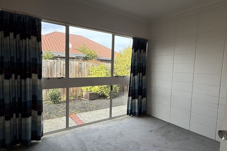 Photo of property in 64 Hamilton Avenue, Ilam, Christchurch, 8041