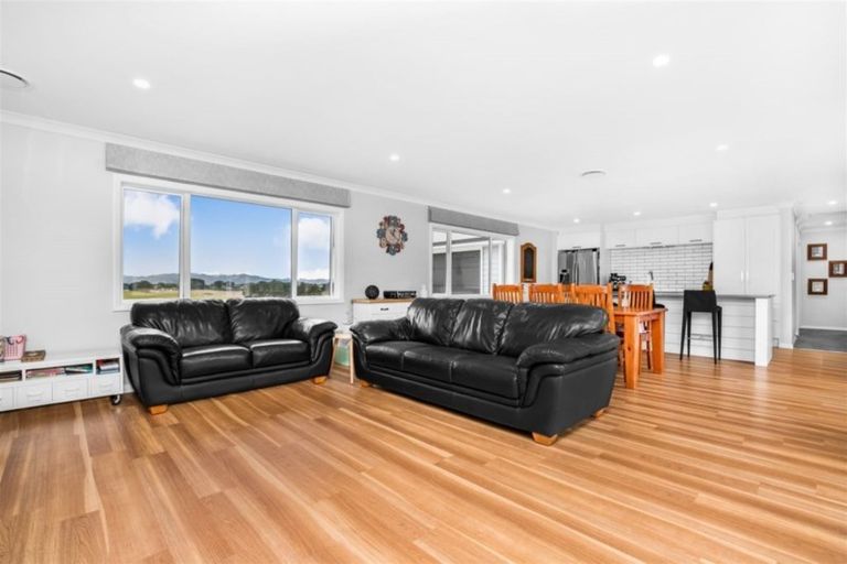 Photo of property in 10a Kendallvale Drive, Waiuku, 2123