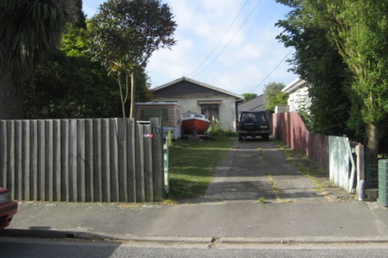 Photo of property in 17 Hargest Crescent, Sydenham, Christchurch, 8023