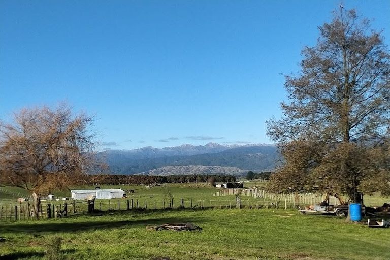 Photo of property in 211 Muhunoa Road West, Ohau, Levin, 5570